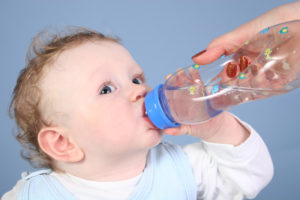 baby-drink-water